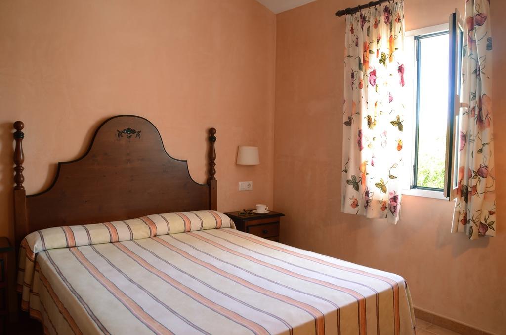 Villas Las Golondrinas Cala'N Bosch  Exterior foto